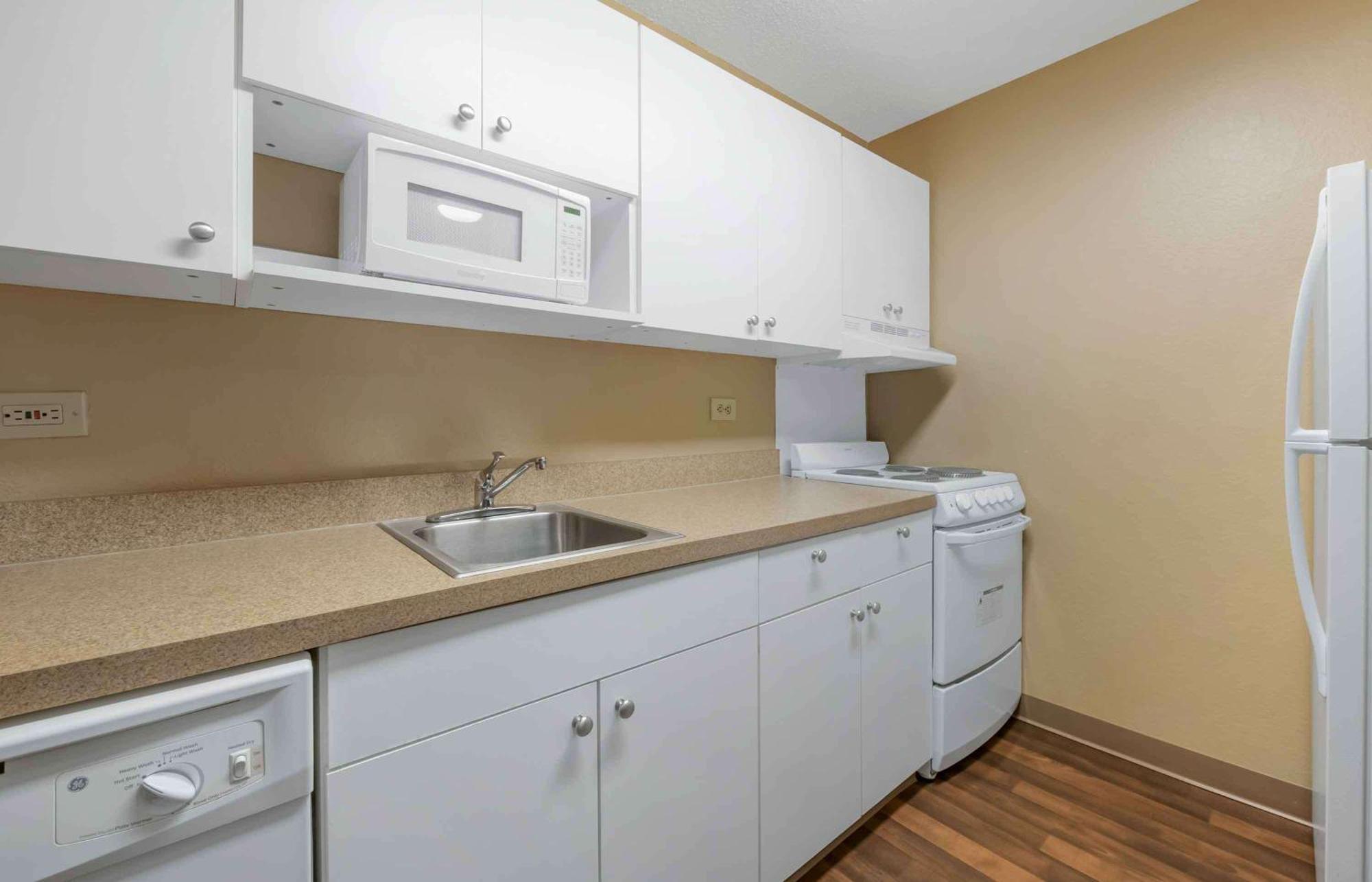 Extended America Select - Atlanta - Chastain Rd